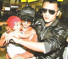 霆峰明星文,璀璨星途，闪耀人生